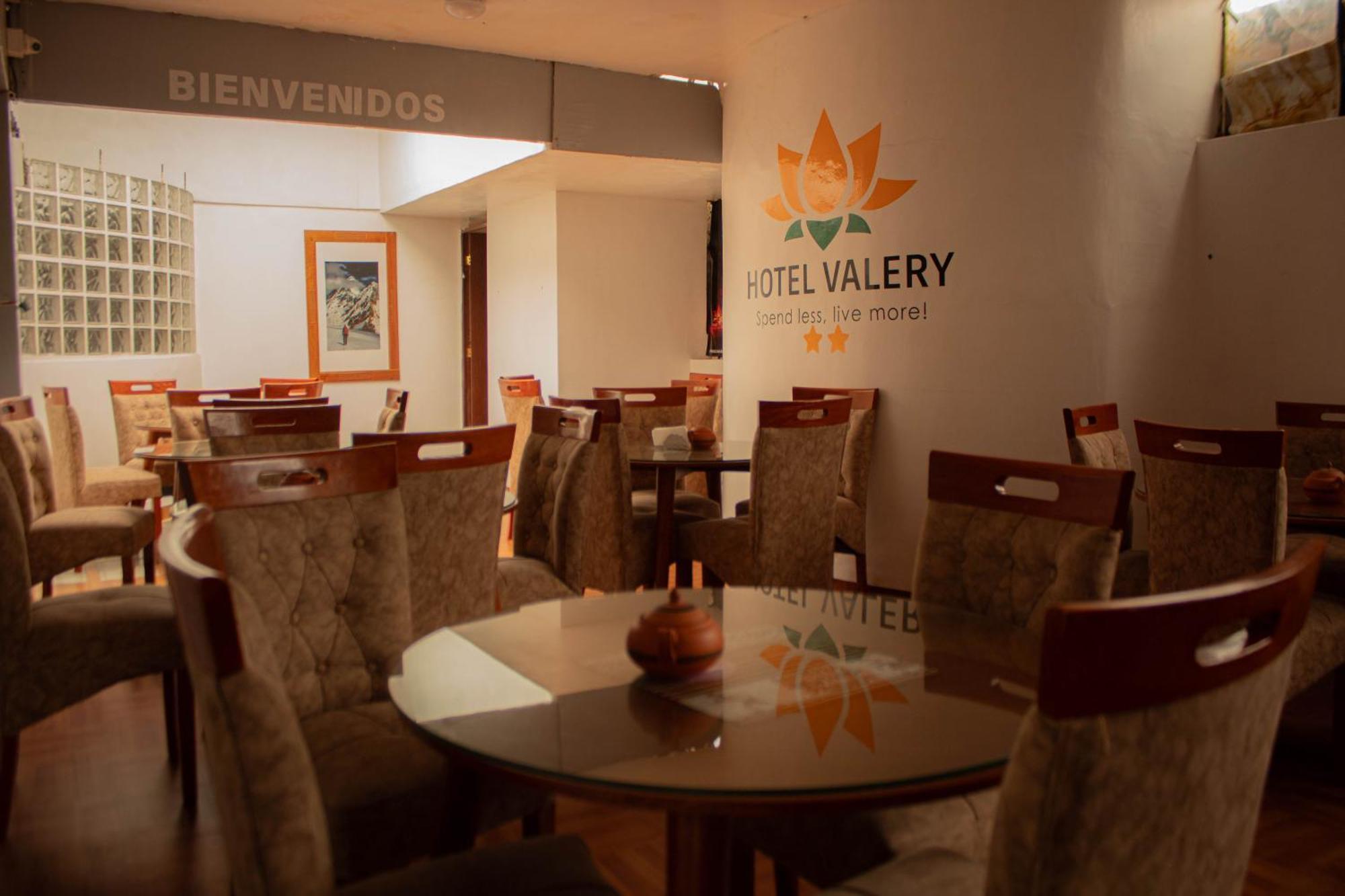 Hotel Valery 2 Estrellas Уарас Экстерьер фото