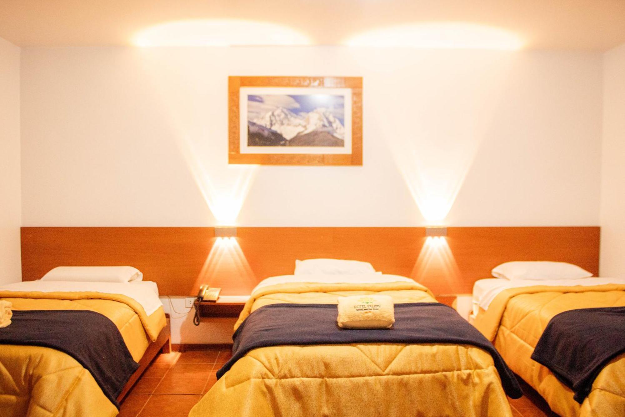 Hotel Valery 2 Estrellas Уарас Экстерьер фото
