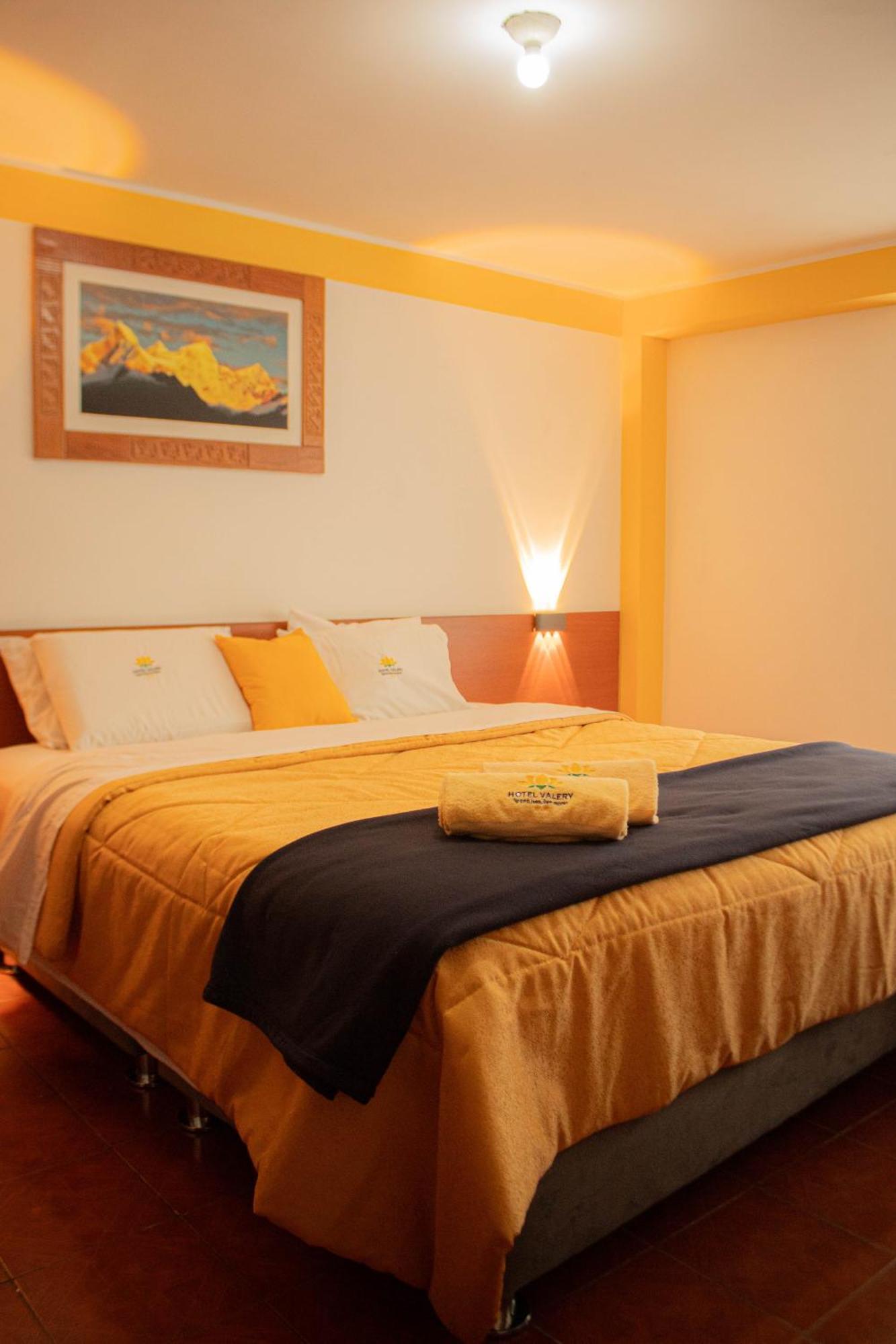 Hotel Valery 2 Estrellas Уарас Экстерьер фото