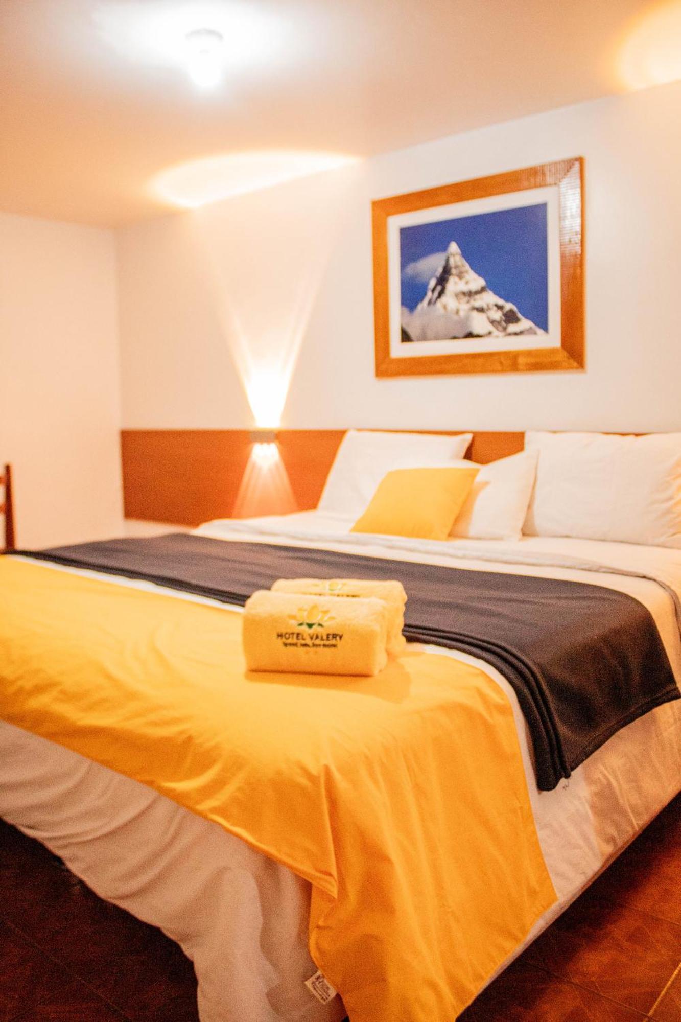 Hotel Valery 2 Estrellas Уарас Экстерьер фото